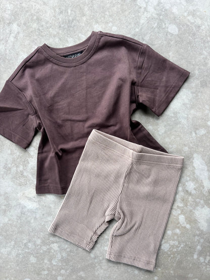ESSENTIALS KIDS TEE | Chocolate
